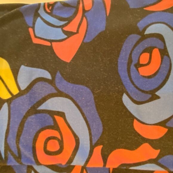 1456 LuLaRoe Leggings Size OS Blue And Brown A\Giant Roses Print New - Picture 2 of 4